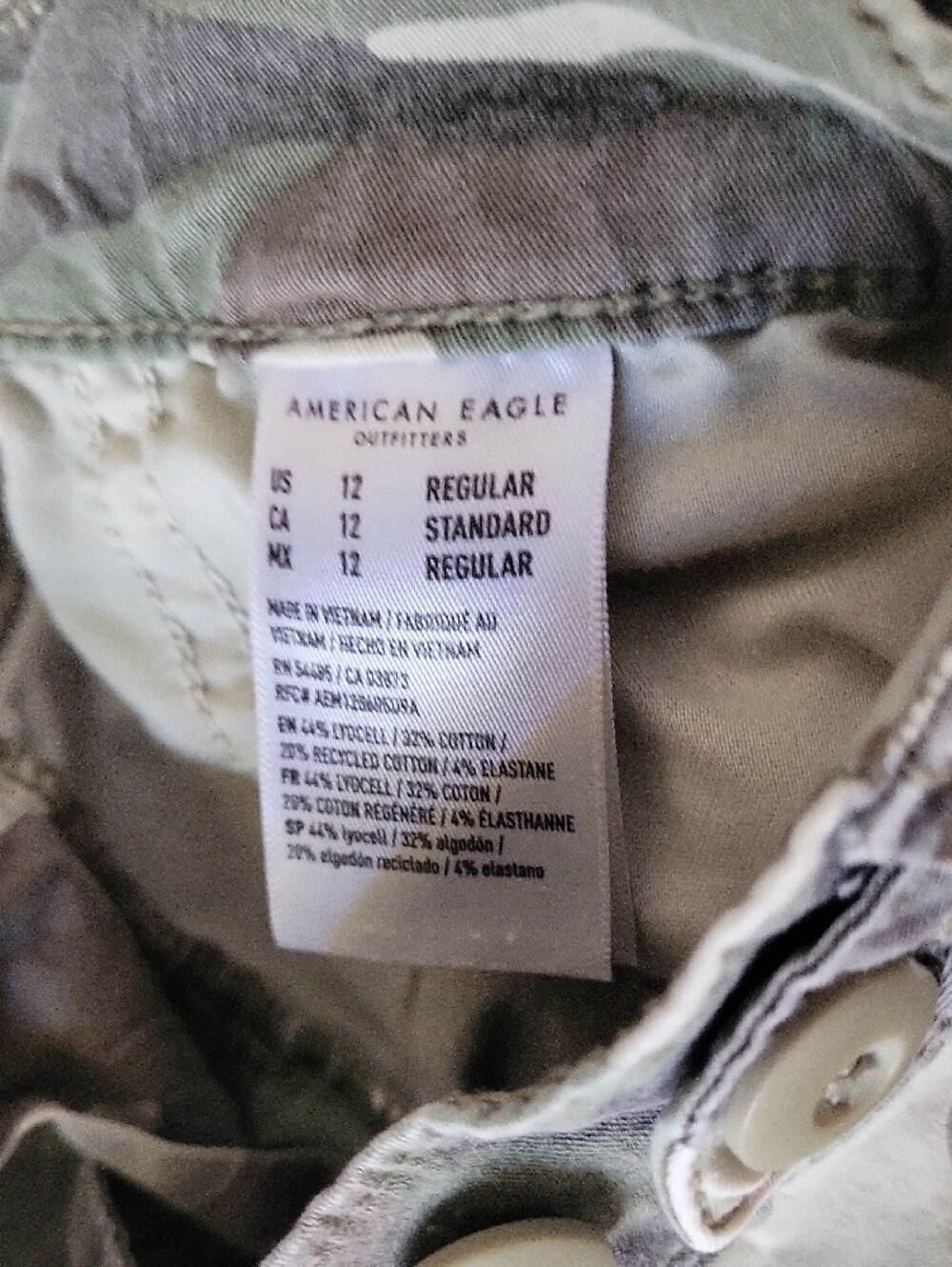 American Eagle Outfitters Women's Camo Cargo Barrel Pants - Picture 4 of 6